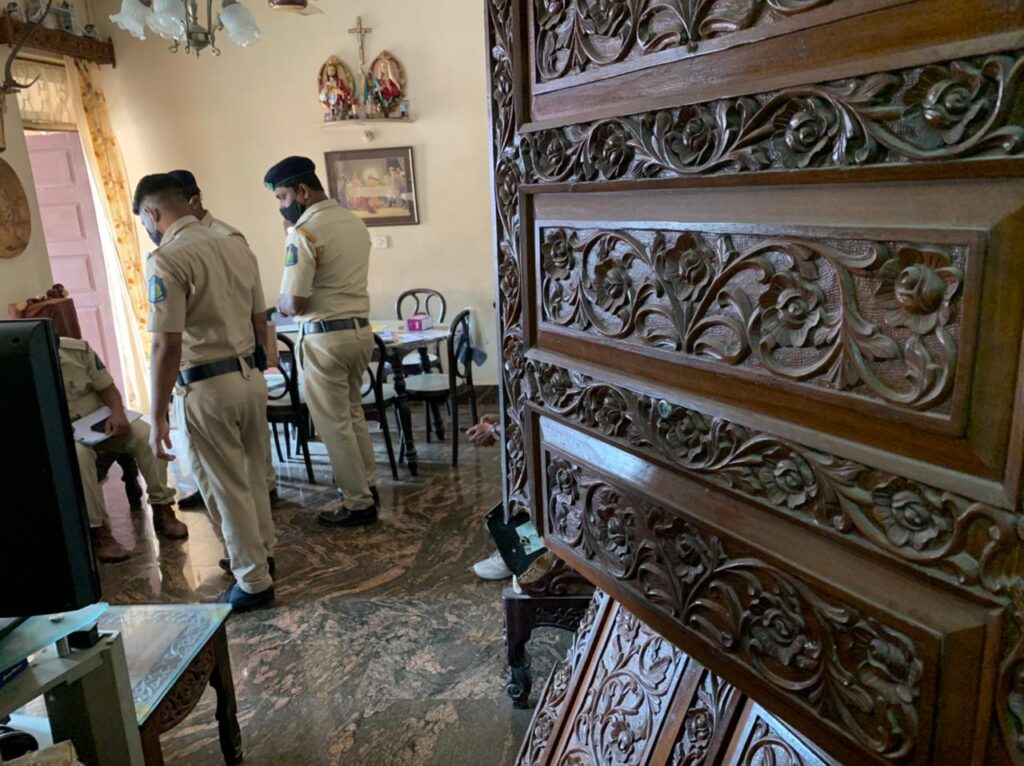 Two flats burgled in thickly populated Aquem area