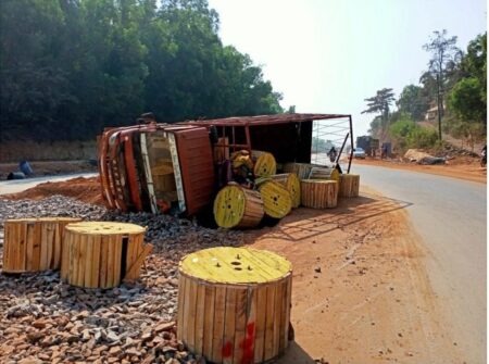 Container truck meet with accident at Patradevi Checkpost-Driver, Cleaner escape unhurt.