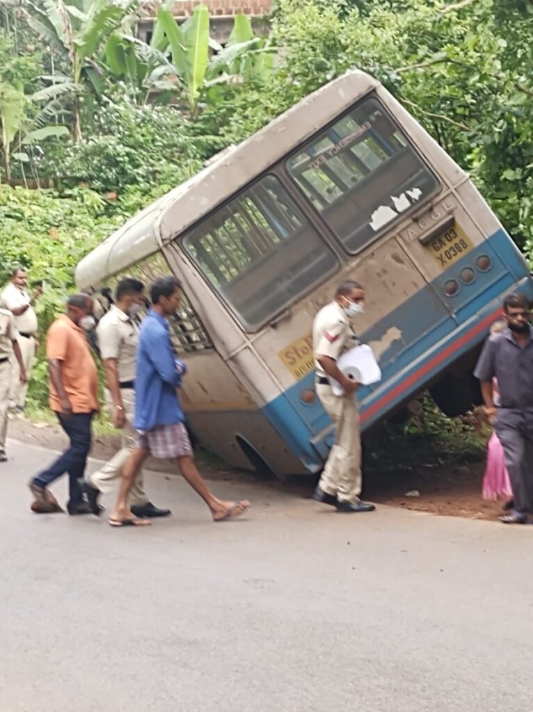 Two accidents at Priol, Kavlem; eight injured