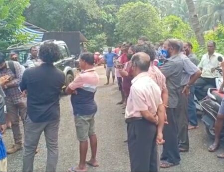 Velsao locals stop RVNL from carrying out ‘illegal’ survey yet agian