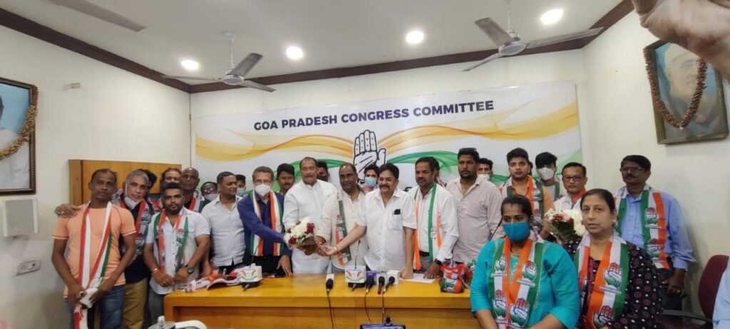 AAP, TMC leaders joins Congress; appeals not to split votes