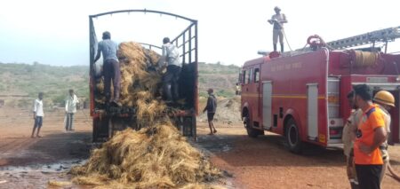 Timely help by Ponda Fire personnel saved Eicher tempo from fire