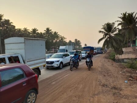 Flyover work delaying causing traffic snarls: Traffic Cell