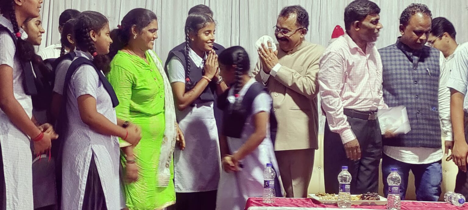 Governor’s Swyampurna Yatra at Canacona, distributes financial assistance to 25 patients