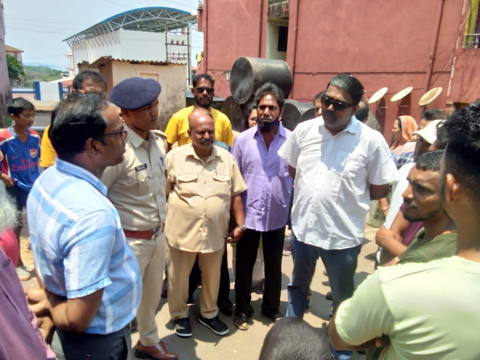 Amonkar conducts joint inspection at GRB colony, Sada over theft cases