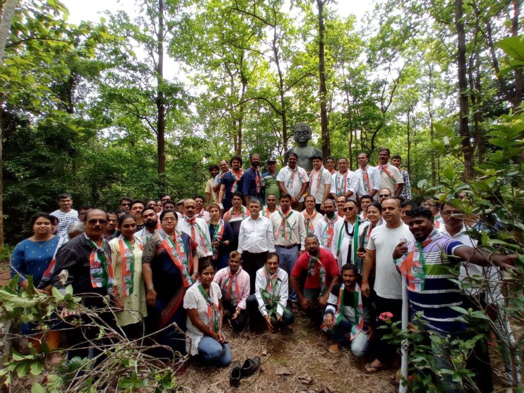 Congress conducts Plantation drive in Mollem