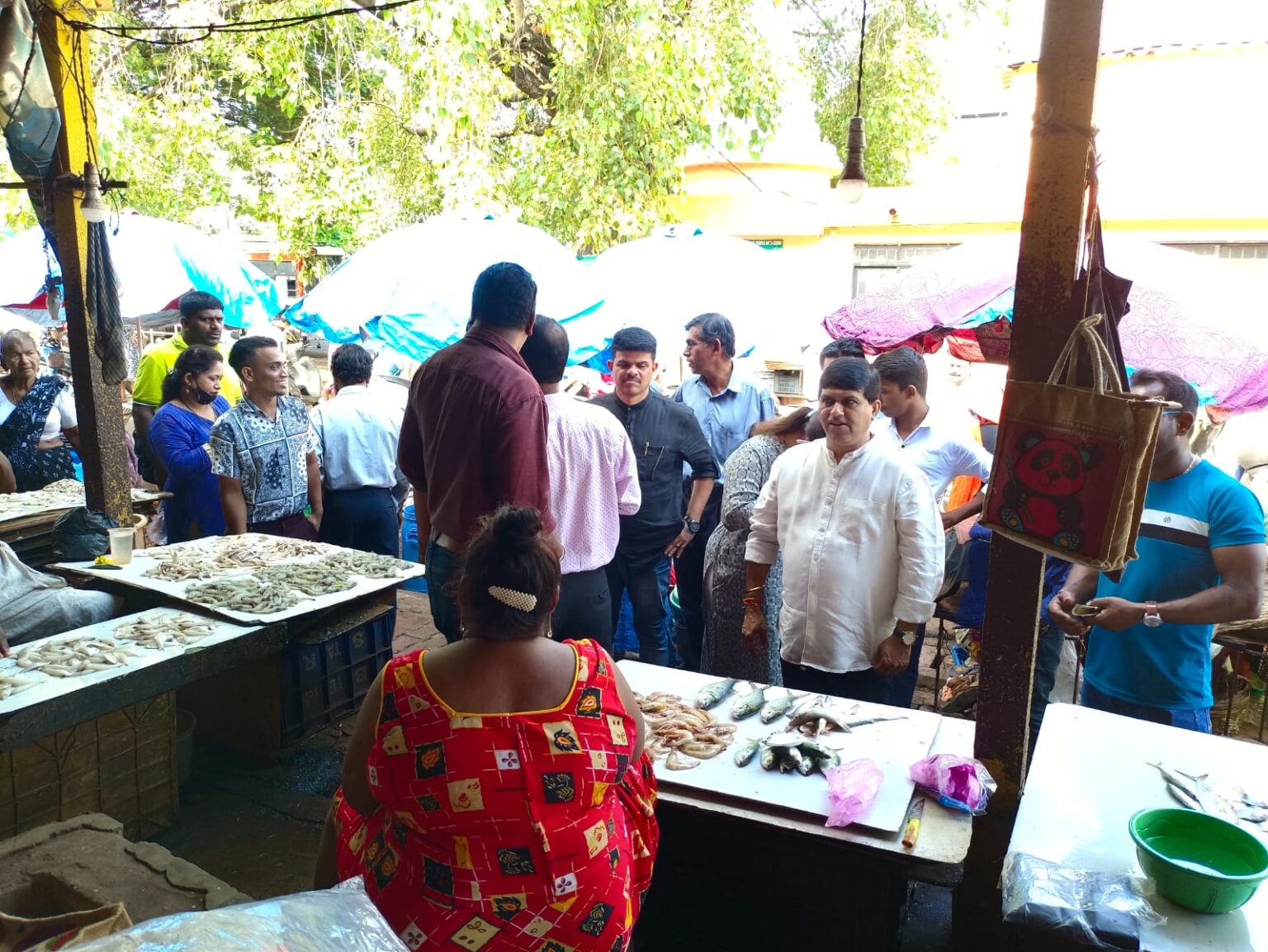 Shifting of fish vendors to temporary shed finally begins in Vasco