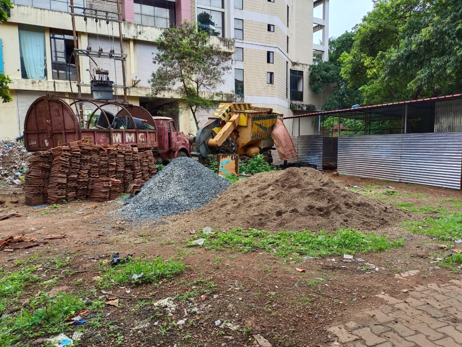 Cong leaders protest against 12-yr-old pending CO’s bungalow project