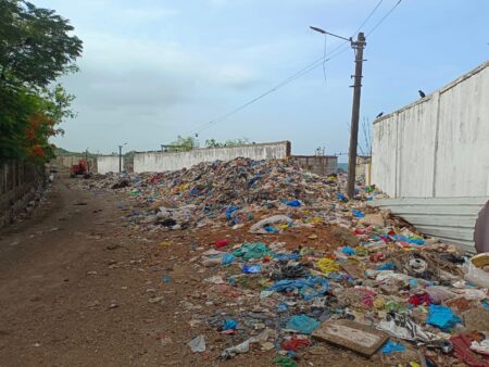 Tackle garbage menace in port town, Congress tells MMC CO