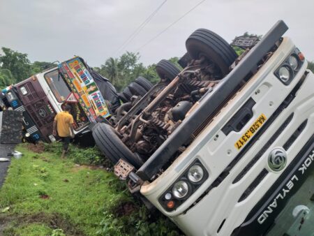 Now a unique mishap on NH-66…a loaded Truck falls on another truck