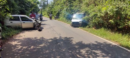 Accident between two cars at Shindole, residents want speed limit on dangerous road