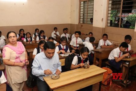 Following hike in Mid-day meal Scheme rates, SHG agrees to restore supply of meals