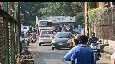 The Railway bridge connecting Shantinagar to Highway will be closed for six months