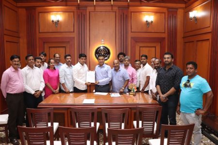 Congress party will not hesitate to stop & check tankers if CM fails to act