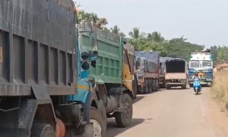 Residents of Maina-Curtorim Nessai halt uncovered stone powder transport