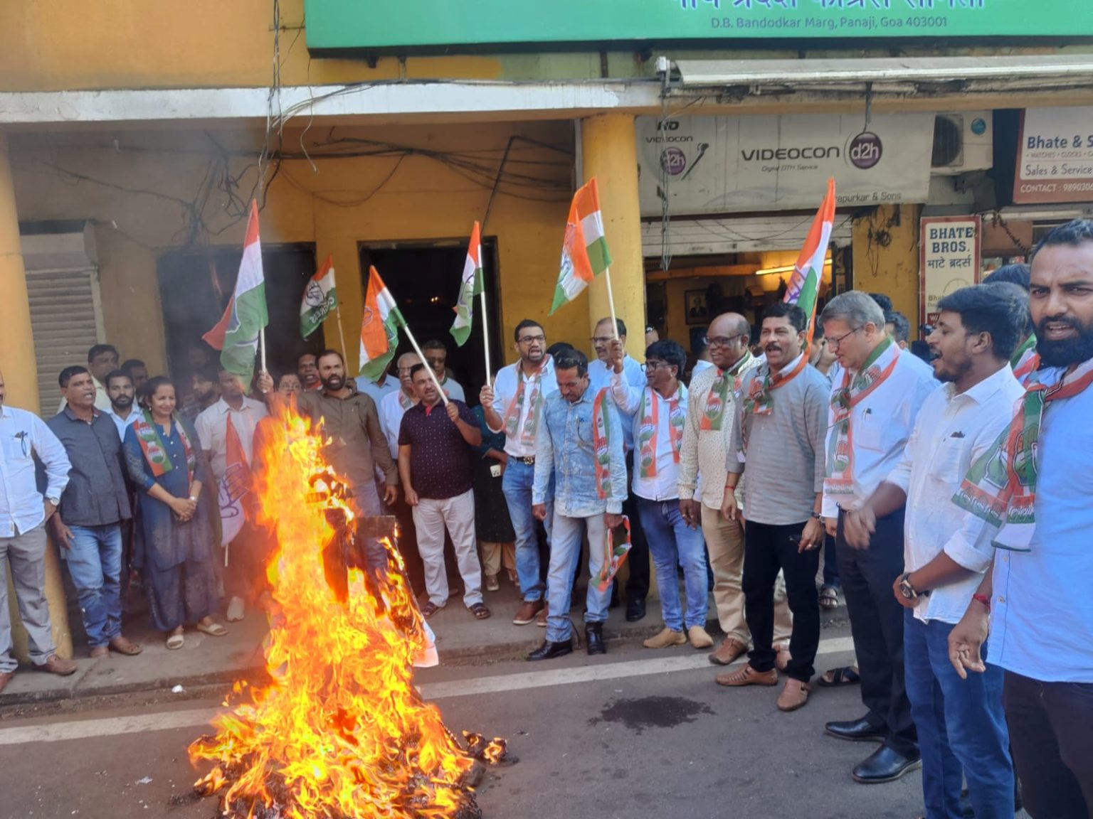 Goa Congress burns effigy of Assam CM over attack on Rahul Gandhi’s Yatra