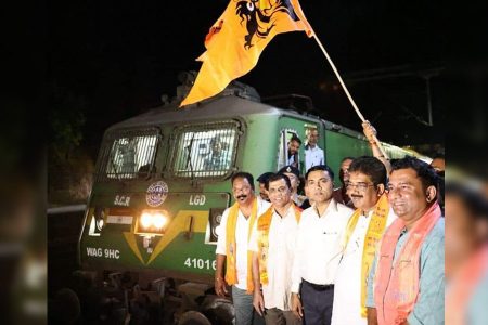 Special ‘Aastha’ train to Ayodhya carrying around 2,000 pilgrims flagged off from Goa