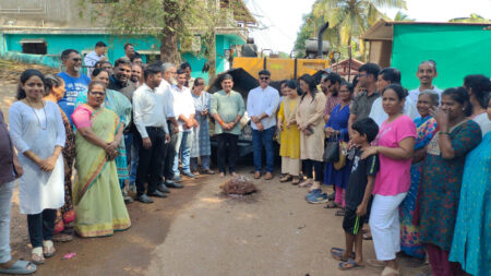 Vasco MLA Launches works on hot-mixing of the internal roads at Mundvel