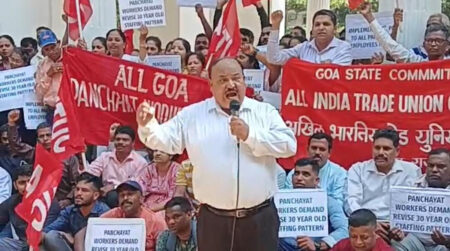 Employees of Goa VPs protest at Azad Maidan; demand 7th pay