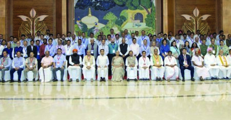 CM advocates for concerns of small traders and businessmen in Goa