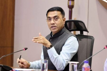 Goa CM reviews 358 budget proposals