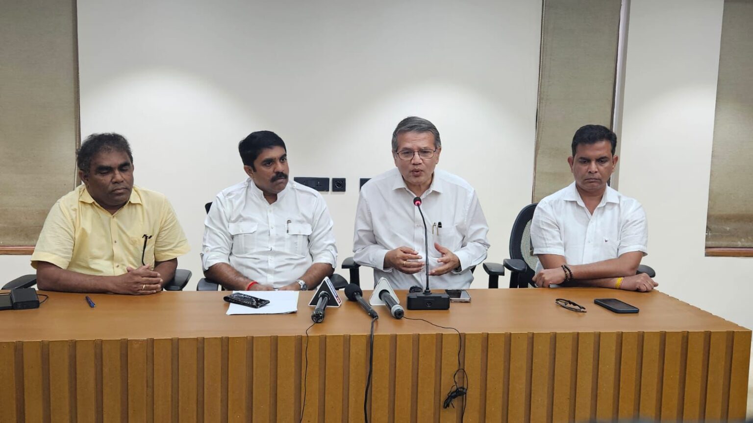 Cash-for-jobs scam: Opposition demands judicial probe