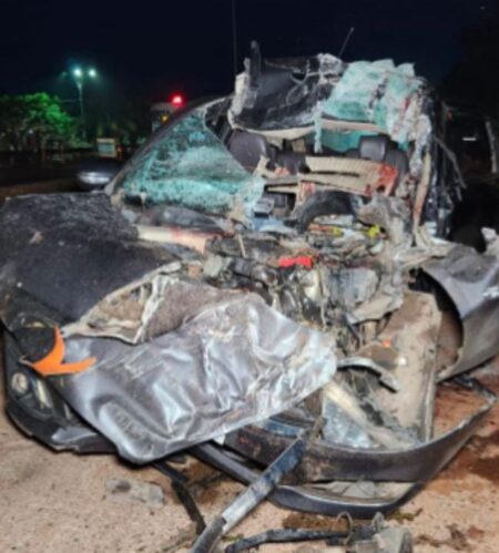 Car rams into truck at Karaswada, 7 tourists injured