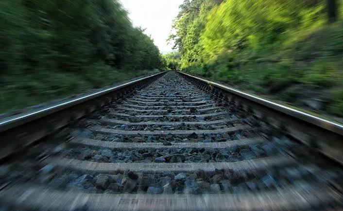Unidentified Body Found on Railway Tracks Near Vasco