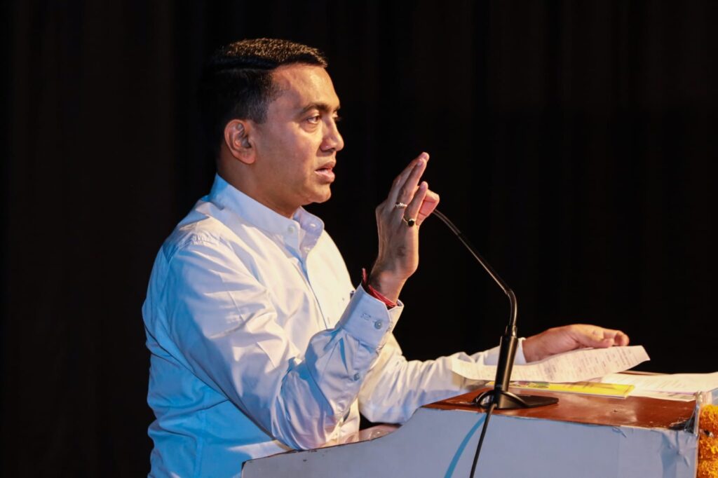 Goa CM urges farmers to invest in organic manure business