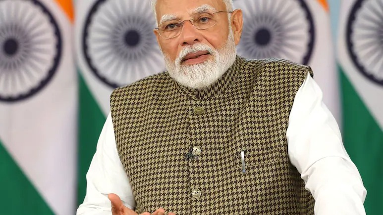 D Fadnavis Snaps At Sanjay Raut For PM Modi ‘Retirement’ Talk