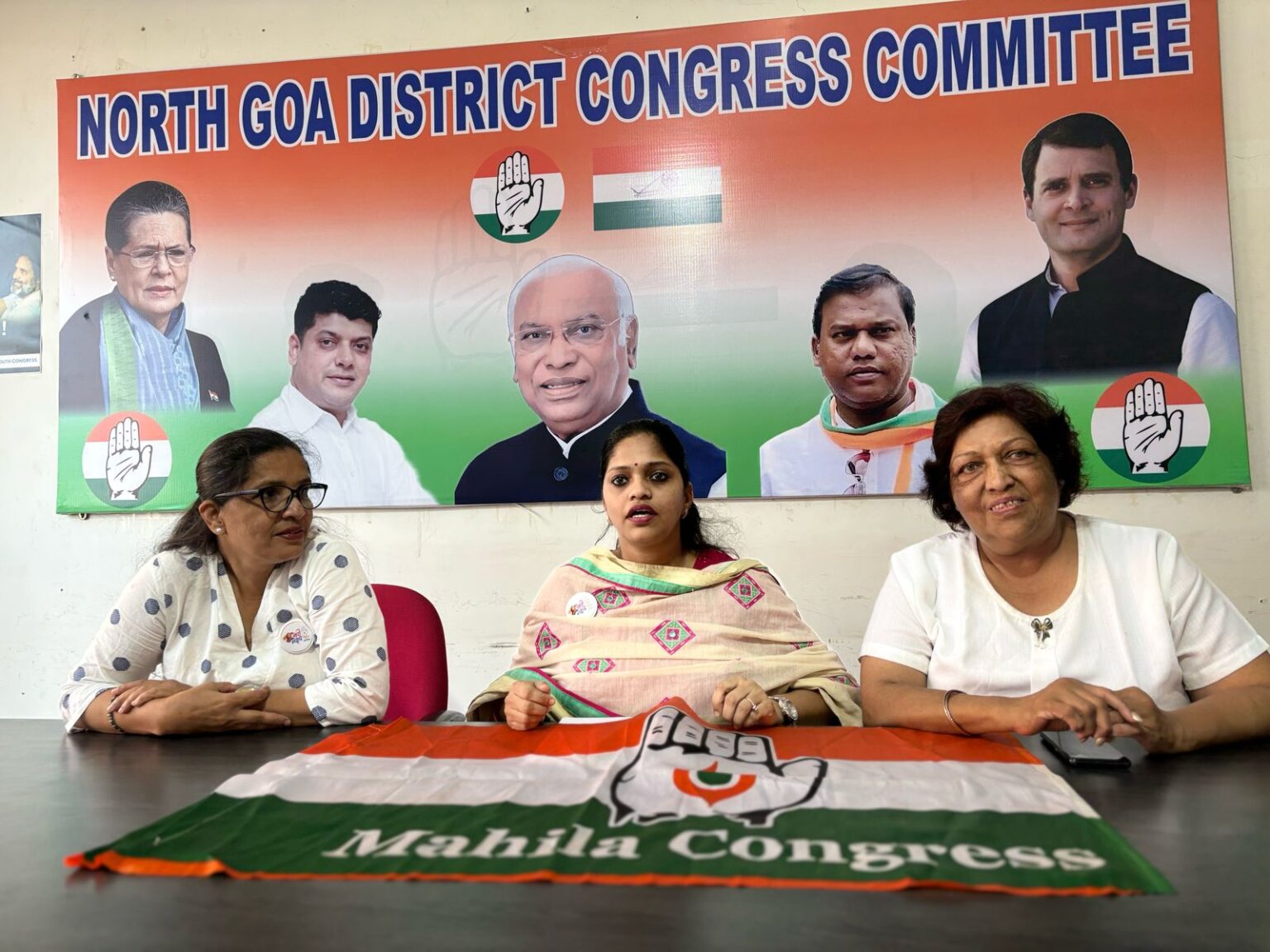 Mahila Congress demands rollback of hike in LPG, fuel prices