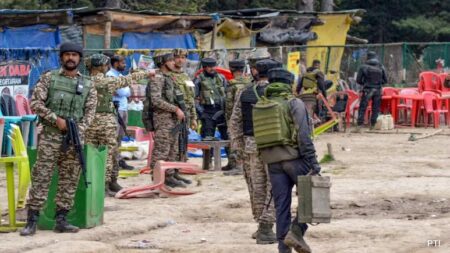 Iran Offers to Mediate Between India and Pakistan, Cites 13th-Century Poem of Unity