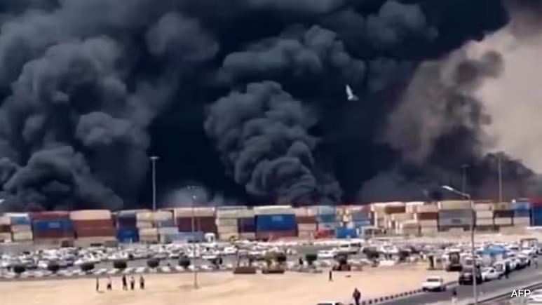 Massive Explosion at Iran’s Shahid Rajaee Port Leaves 8 Dead and 750 Injured