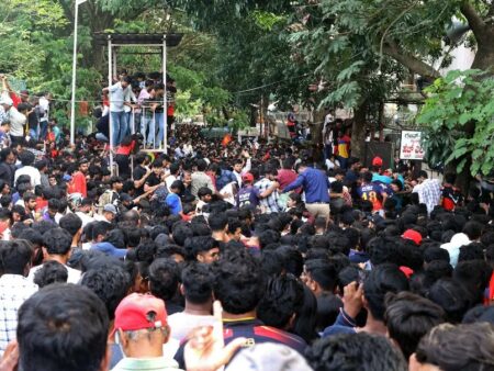 RCB Ignored Police Advice to Postpone Victory Parade, Tragic Stampede Ensues Royal Challengers Bengaluru were urged to do the victory celebrations on Sunday, instead of Wednesday.