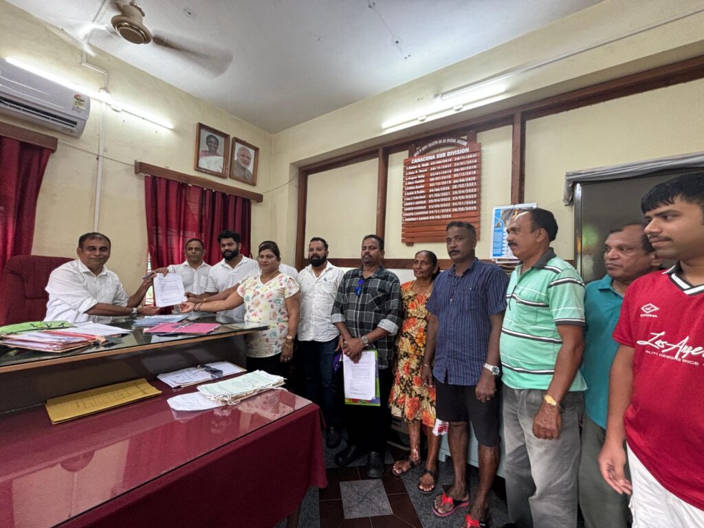 Tiatr Lovers, Activists March to Ravindra Bhavan Seeking Reopening Date