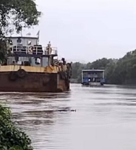 #TragedyAverted | Panic on Mandovi as Ferry Stalls Mid-River in Cumbharjua
