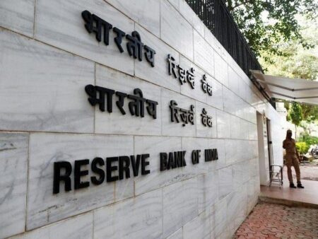 India Records $13.5 Billion Current Account Surplus in Q4 FY25: RBI