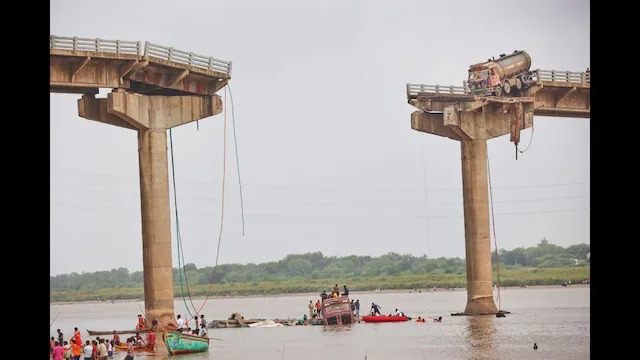 Vadodara Bridge Collapse: Death Toll Rises to 15, High-Level Probe Ordered Amid Rescue Challenges