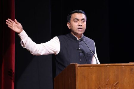 CM Pulls Up Teachers for Not Guiding Students on Key Entrance Exams