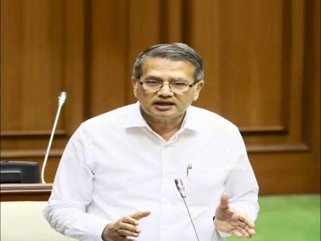 Carlos Ferreira Flags Unsafe Electrical Poles; Govt Assures Action