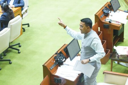 CM Assures Bill to Regularise Illegal Structures After HC Order; Ferreira Warns of Village Wipeouts