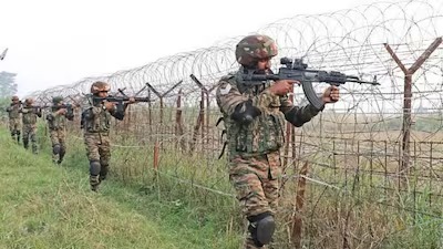 Indian Army Foils Infiltration Bid Near LoC in Poonch, Major Terror Facilitator Eliminated in Bandipora