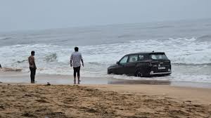 Pune Man Drives Car Into Sea at Anjuna Beach, Booked for Rash Driving