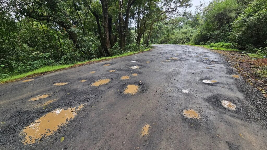 PWD Launches Major Recarpeting Work on Belagavi–Goa Route via Chorla