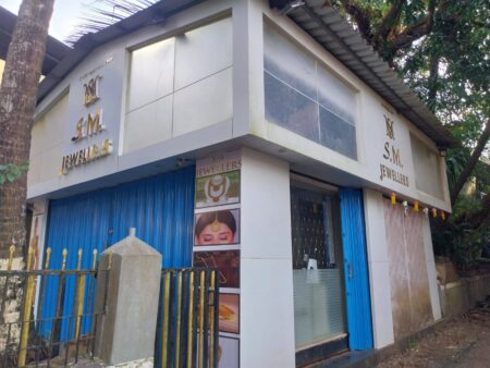 Alert Goldsmith Foils Midnight Dacoity Bid at Chaudi