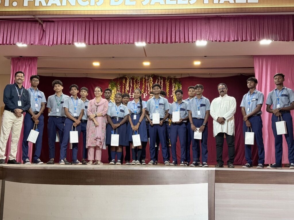 St Thomas HSS Aldona Felicitates 18 Students for Cycling to School Daily