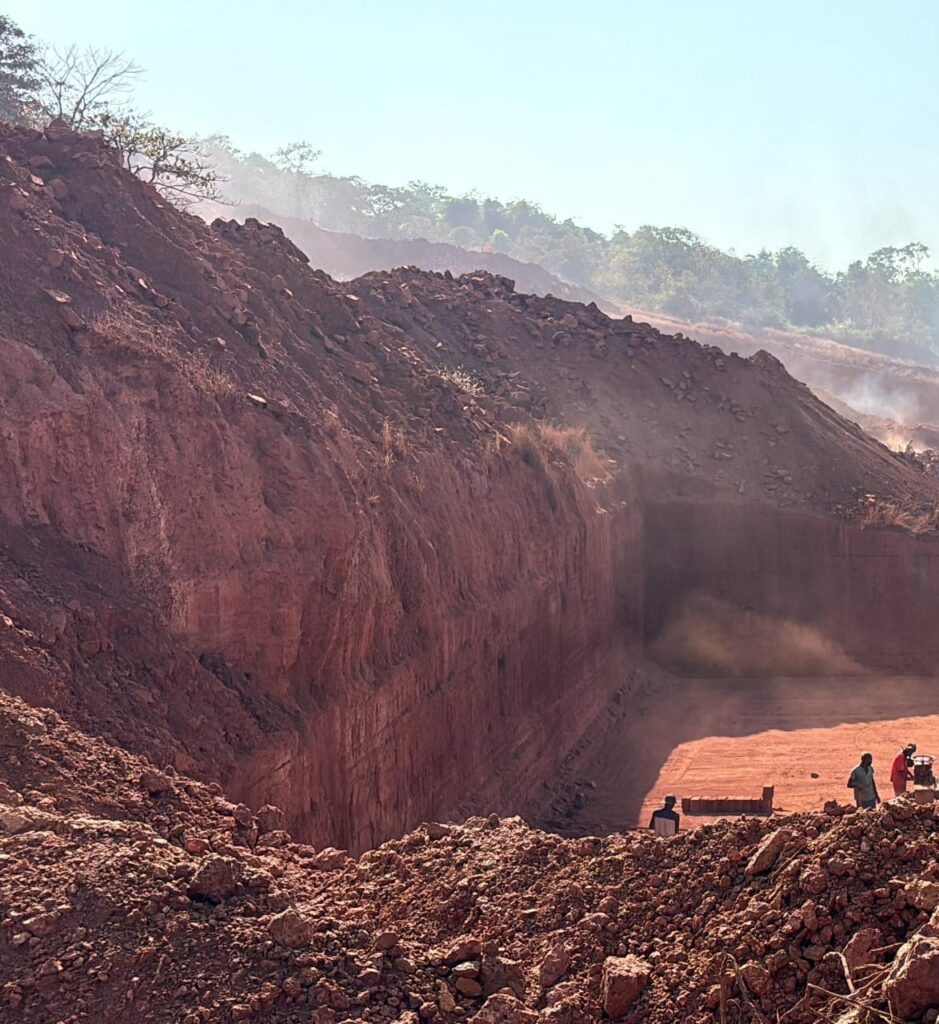 Widespread Illegal Laterite Quarrying Sparks Major Environmental Crisis in Camona–Cavrem