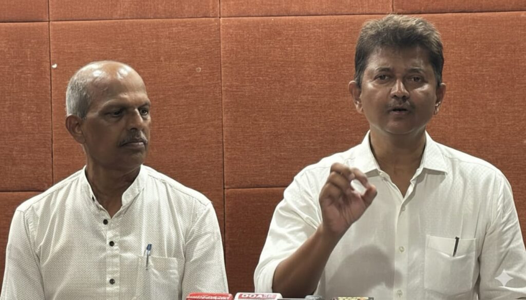 Citizens’ group urges Goa University to remove hoardings from campus road