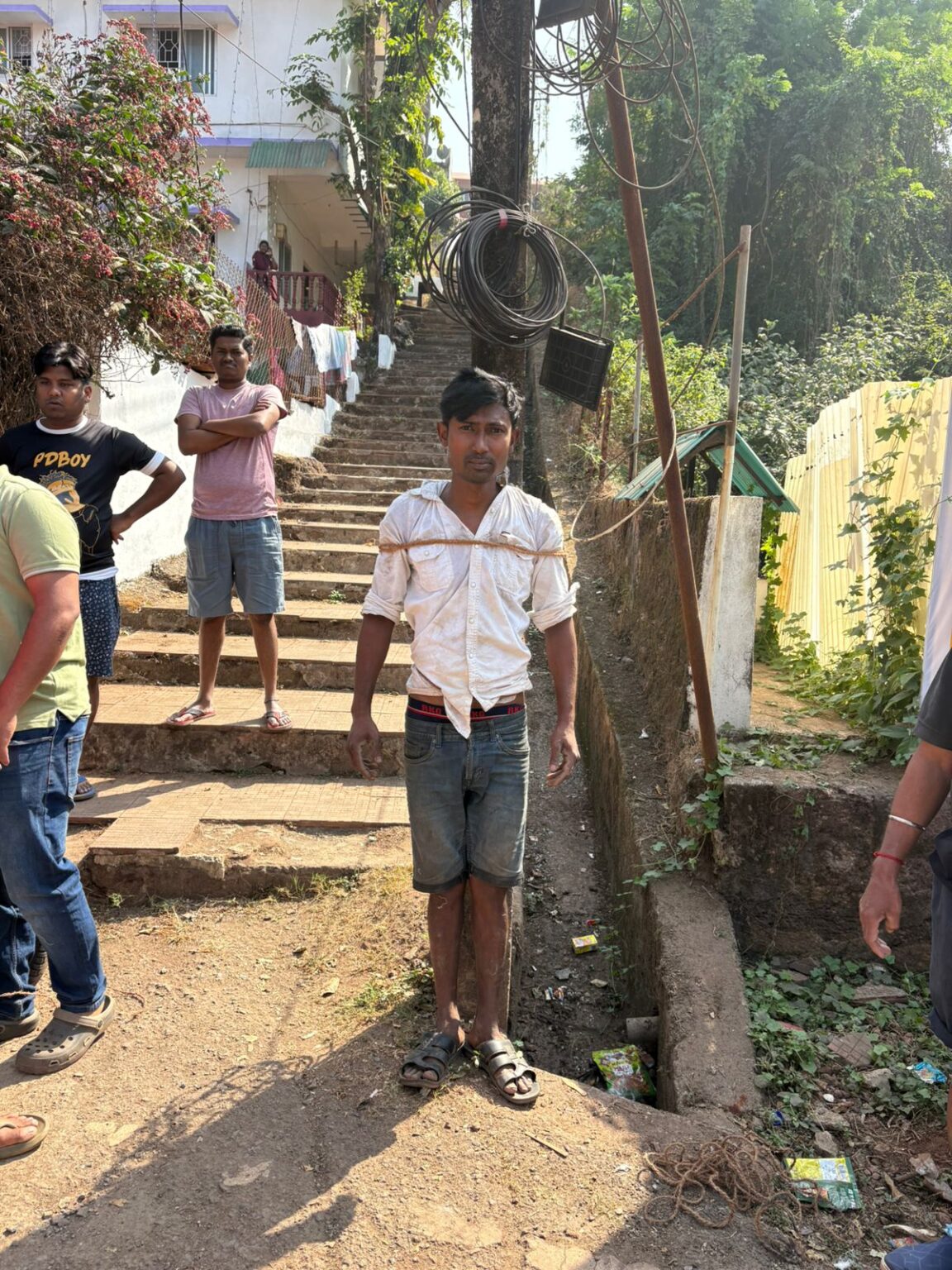 Bhutebhat locals catch burglar red-handed, hand him over to Vasco police