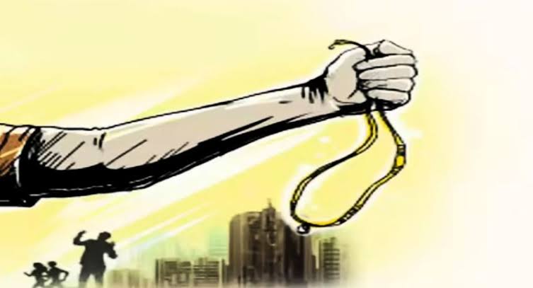 Gold Chains Snatched From Israeli National at Patnem